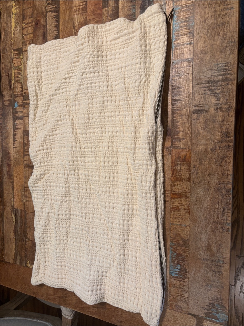 Pottery Barn 25x15 Cream Waffle Pillow Cover Never Used MSRP $49.50